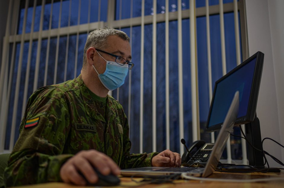 NVSC padedantys kariai savanoriai: susitelkę pandemiją įveiksime