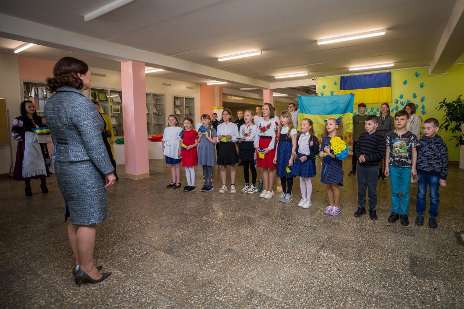 D. Nausėdienė Tauragėje aplankė moksleivius iš Ukrainos