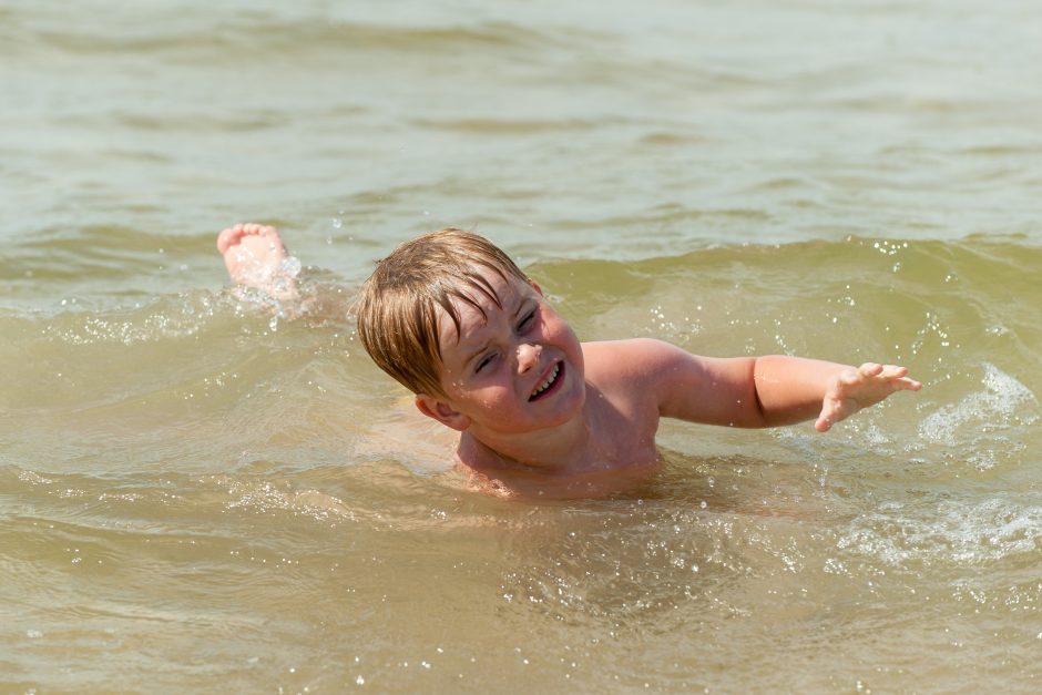 Atostogos patikrins, kaip vaikai išmoko plaukti