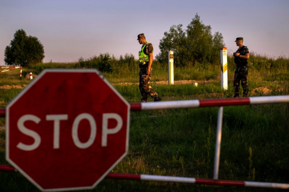 VSAT vadas: migrantai į Lietuvą neįleidžiami nepaisant to, kur šalyje yra sulaikyti