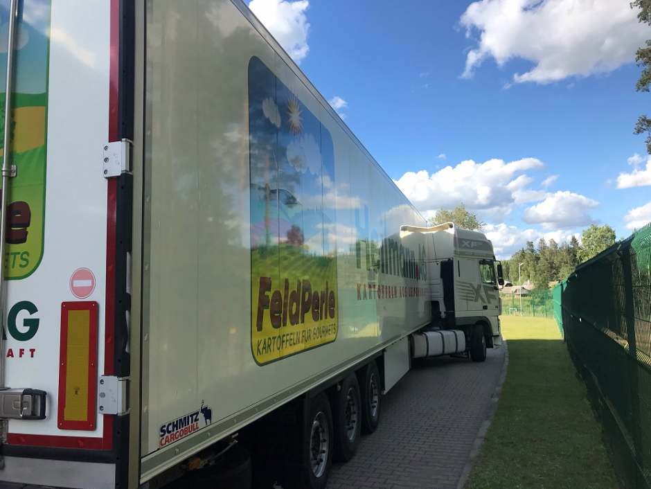 Rusas vištienos krovinį vežė Vokietijoje vogta priekaba