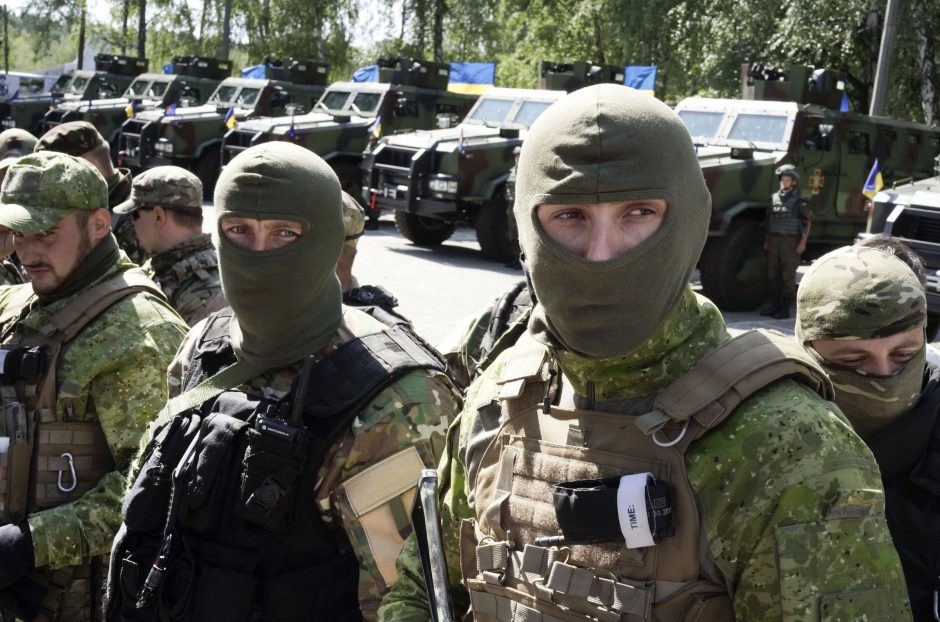 Ukrainoje per konfliktą su separatistais žuvo du kariai ir karo medikas