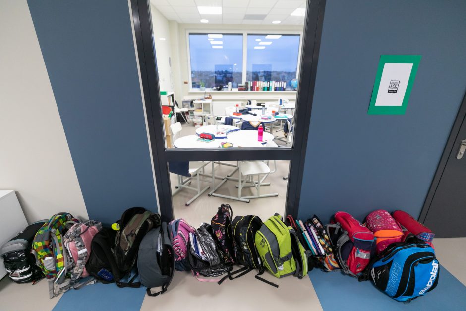Grįžtantiems 5-11 klasių mokiniams pamokos galės vykti nekeičiant kabinetų