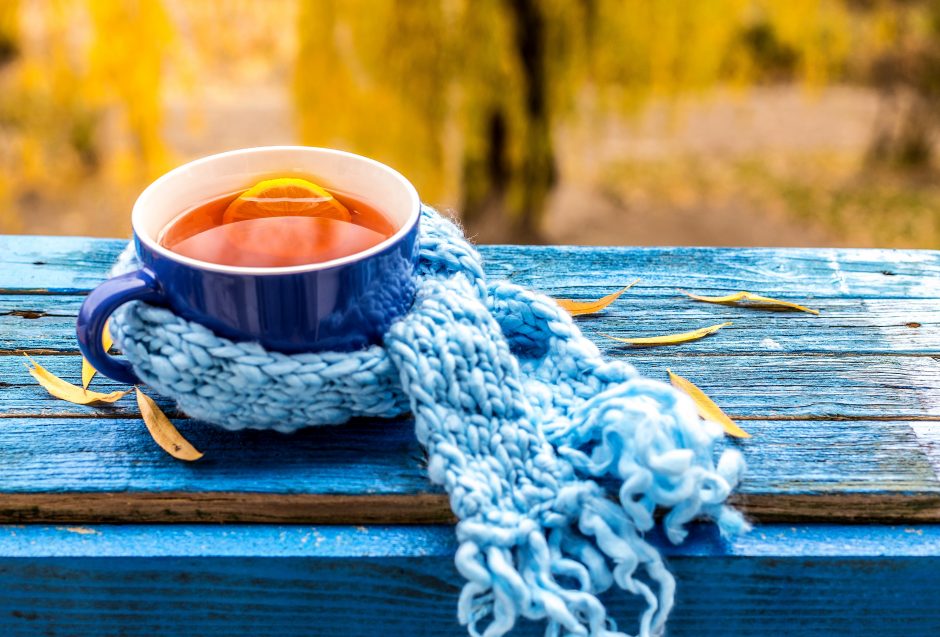 Vėlyvą rudenį – šildančios arbatos puodelis (receptai)