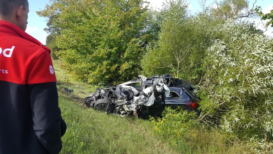 Tragiška avarija Trakų rajone: žuvo lengvojo automobilio vairuotojas