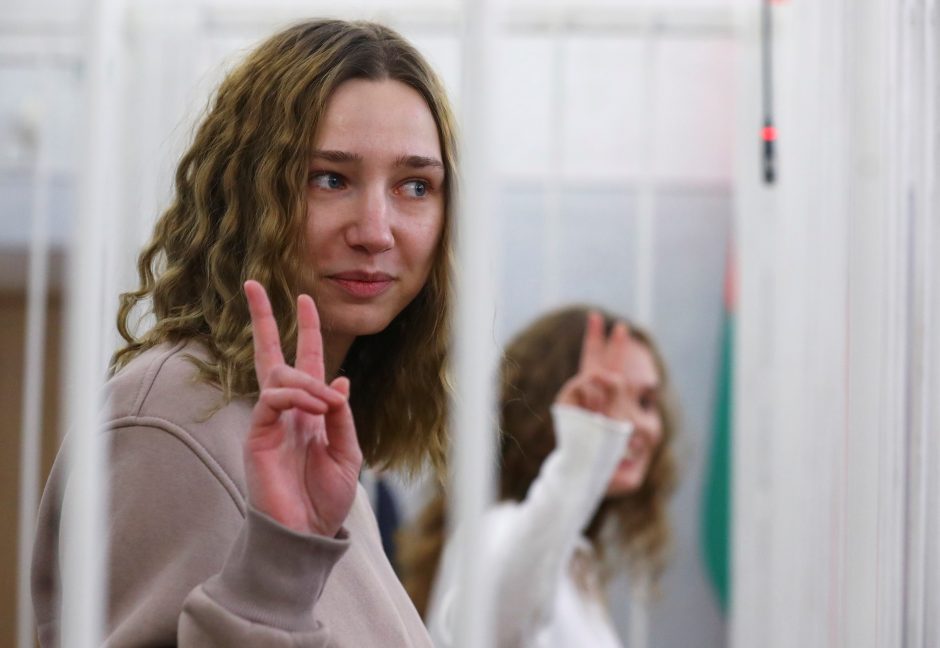 Baltarusijos prokurorai paprašė dvejiems metams įkalinti dvi žurnalistes protestų byloje