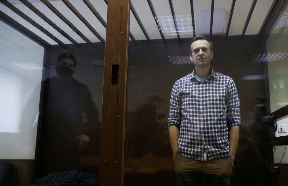 Rusijos kalėjimų pareigūnai grasina maitinti A. Navalną per prievartą