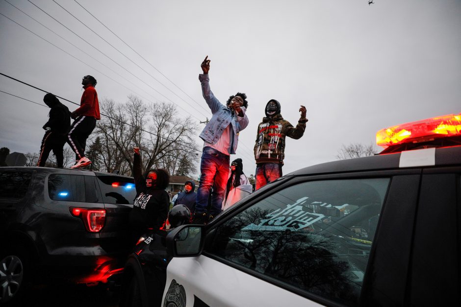 Mineapolyje surengti protestai dėl dar vieno policijos nušauto jauno juodaodžio