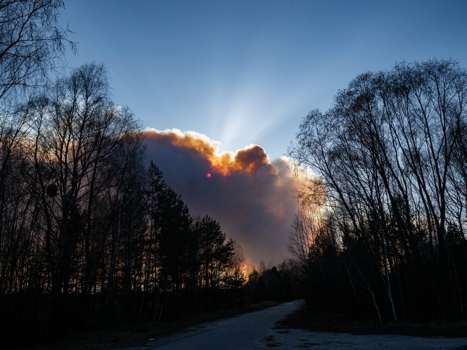 Černobylio zoną siaubia miško gaisras: vietiniai žmonės skambina pavojaus varpais