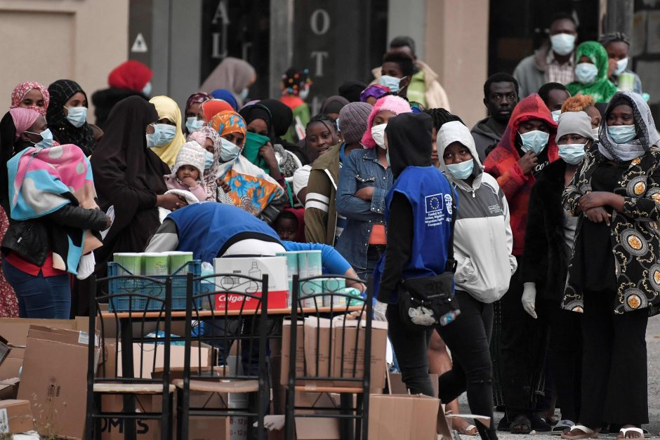 Graikija iki gegužės 4-osios pratęsia karantiną: atideda migrantų perkėlimą