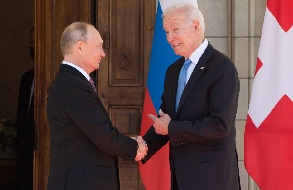 Kremlius ir Baltieji rūmai: JAV ir Rusijos viršūnių susitikimas baigėsi