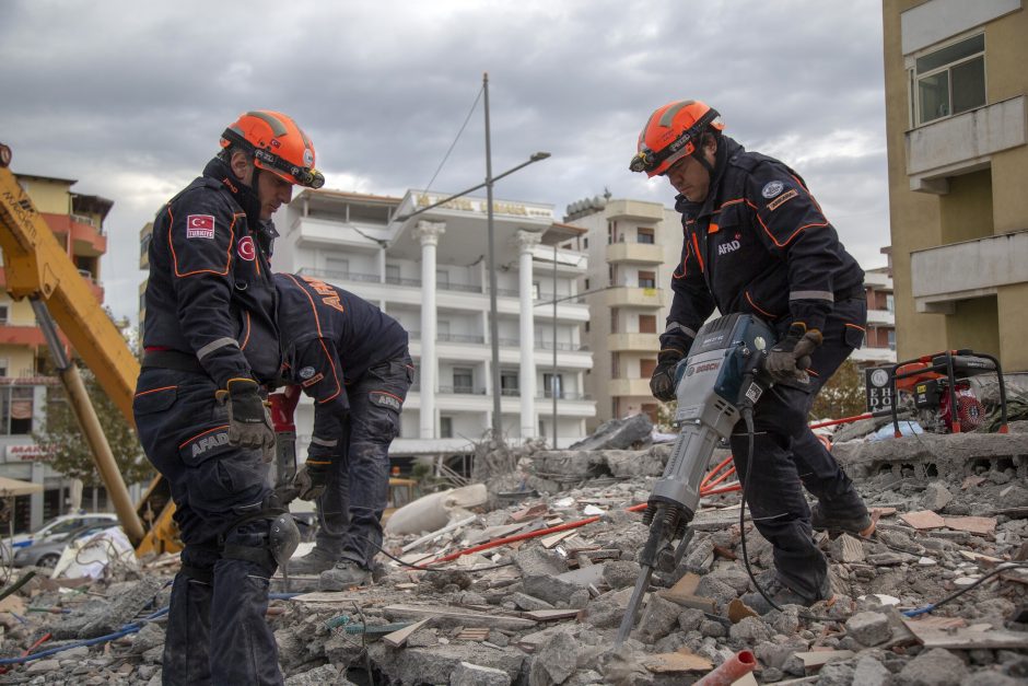 Žemės drebėjimas Albanijoje: išaugo aukų skaičius