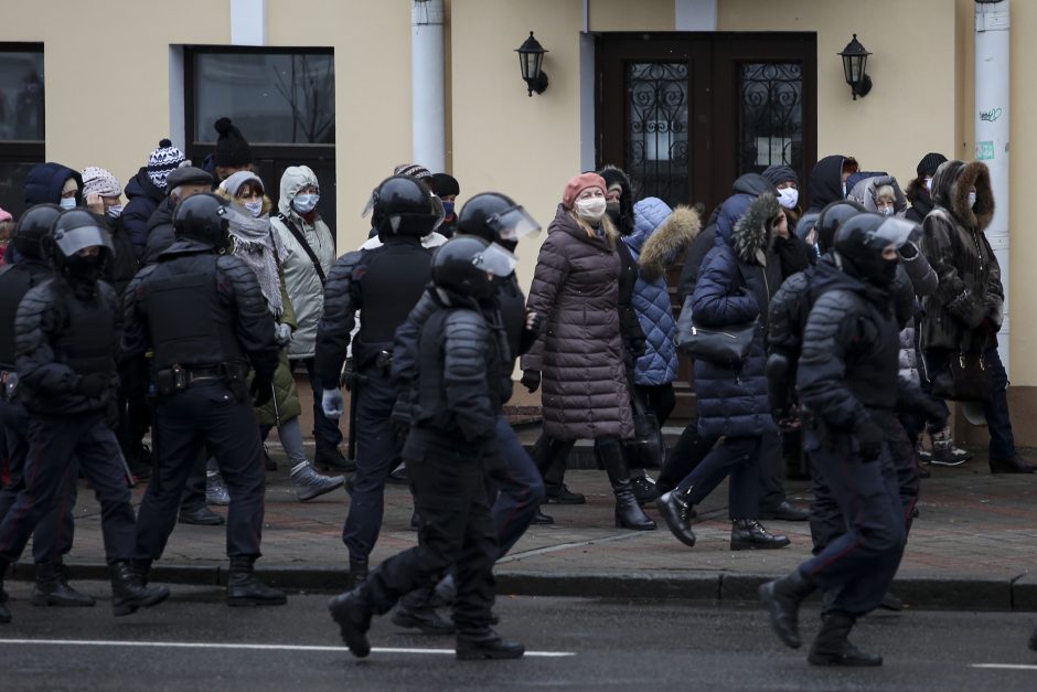 Minskas: Rusija pasirengusi bet kurią akimirką padėti ginti Baltarusiją
