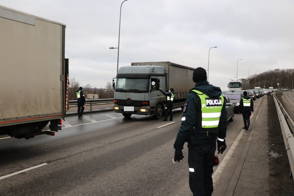 Kauno pareigūnams įkliuvęs vairuotojas prisipažino – gėrė dvi dienas iš eilės