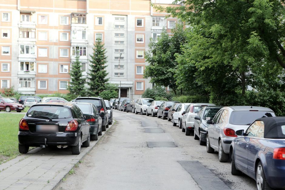 M. Skuodis: EBPO raginimai apsunkinti automobilių stovėjimo sąlygas – ankstyvi