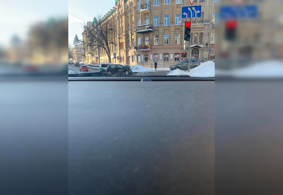 Į avariją Vilniuje pateko „CityBee“: abu automobiliai gerokai apgadinti