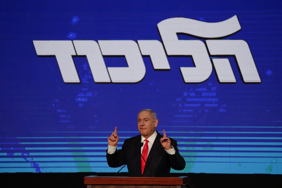 B. Netanyahu neturi pakankamai vietų formuoti daugumos koalicijos