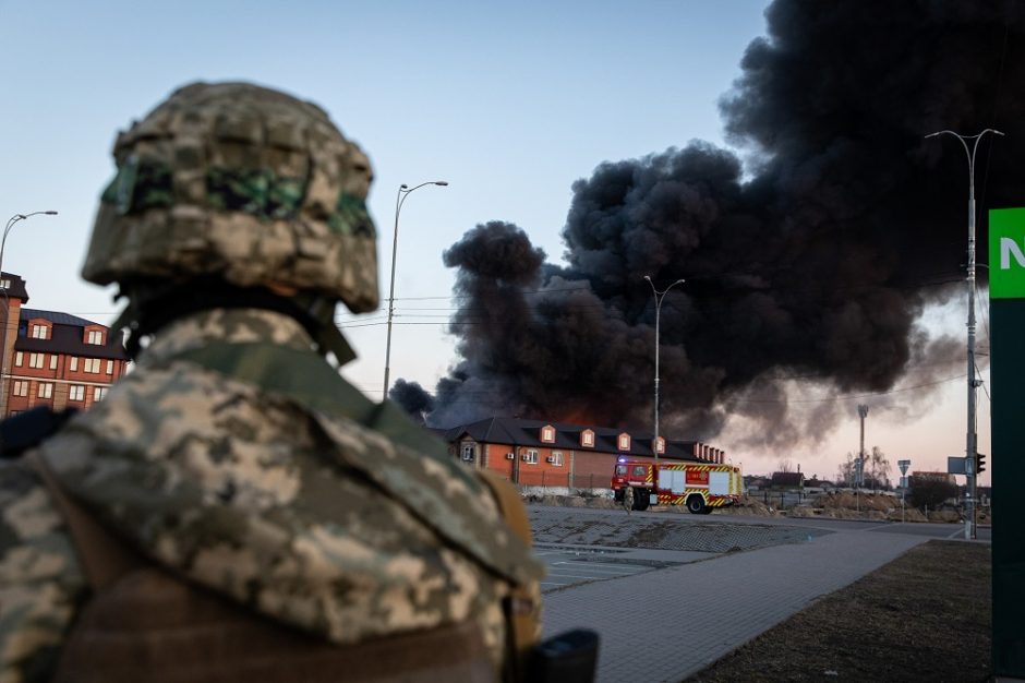 Ukrainoje bręsta ekologinė katastrofa: žuvusių Rusijos karių kūnai išskiria lavoninius nuodus