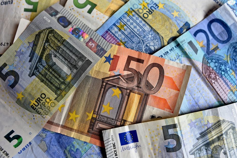 Socialinės įmonės darbuotojai įtariami pasisavinę trečdalį milijono eurų