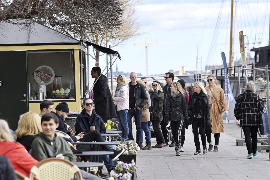 Stokholme uždaryti pirmieji restoranai, nepaisę rekomendacijų dėl viruso