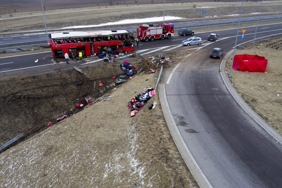 Lenkijoje sudužus ukrainiečių autobusui žuvo šeši žmonės, 41 sužeistas