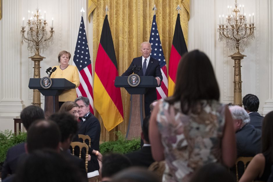 A. Merkel ir J. Bidenas demonstruoja vienybę, nepaisant nesutarimų dėl „Nord Stream 2“