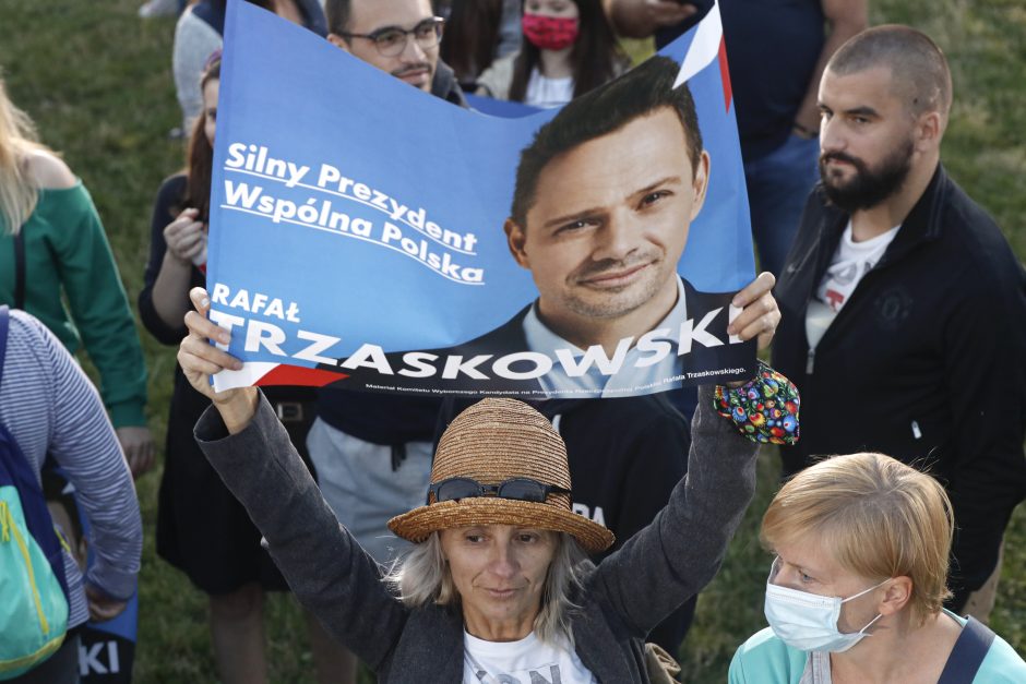 Lenkijos piliečiai Vilniuje prezidento rinkimuose palaikė R. Trzaskowskį