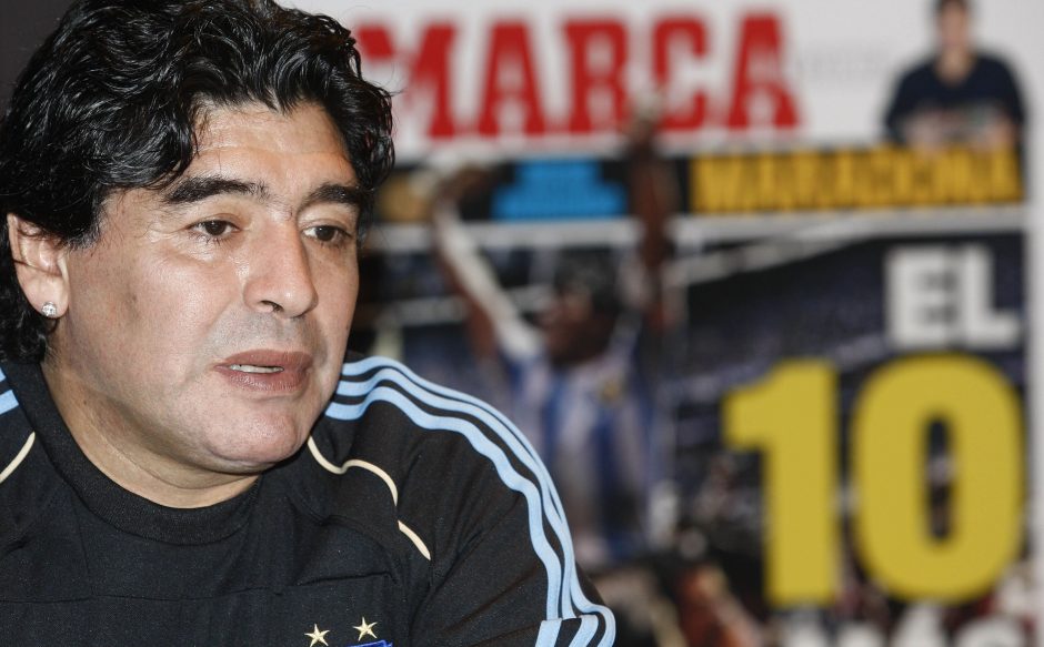 Futbolo grandas D. Maradona bus palaidotas šeimos kape prie Buenos Airių