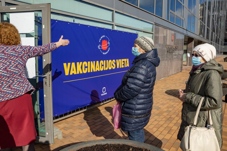 „Pfizer-BioNTech“ vakcinų sulaukęs Vilnius kviečia skiepytis senjorus, mokytojus ir abiturientus