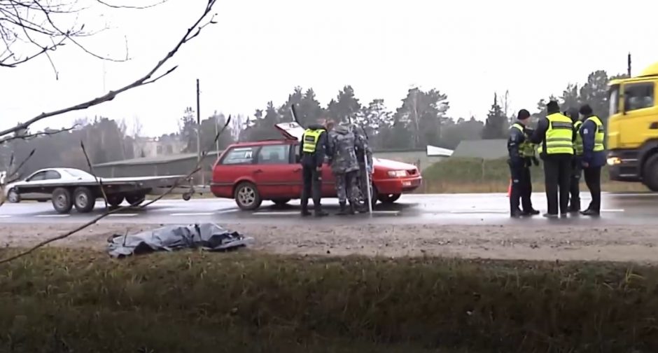 Radviliškio rajone partrenktas automobilio žuvo žmogus