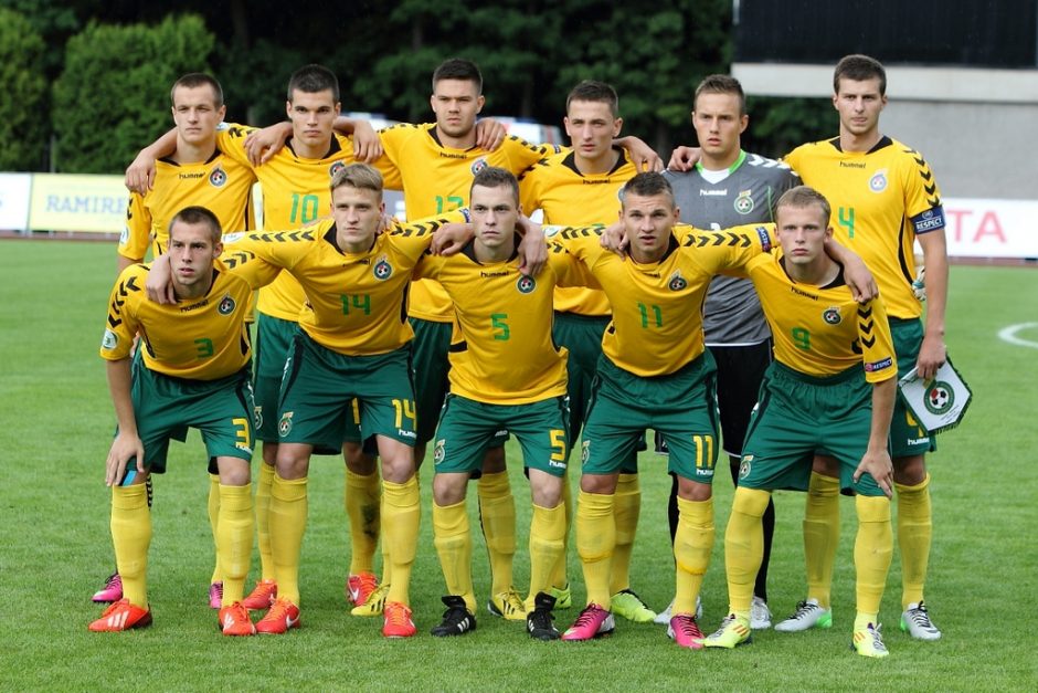 Antrose rungtynėse Lietuvos U-19 futbolo rinktinę egzaminuos Europos čempionai
