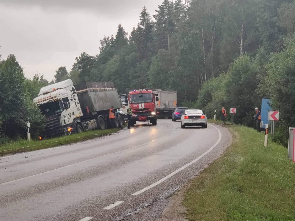 Klaipėdos rajone susidūrė vilkikai