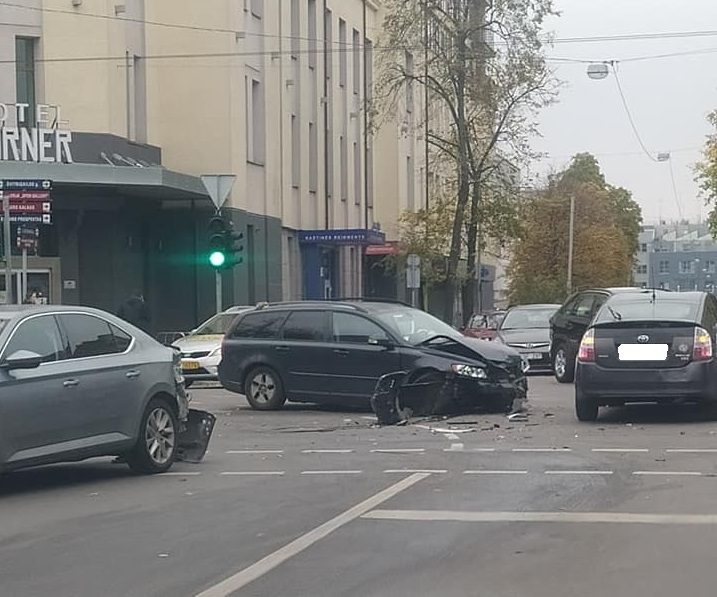 Vilniuje – trijų automobilių avarija