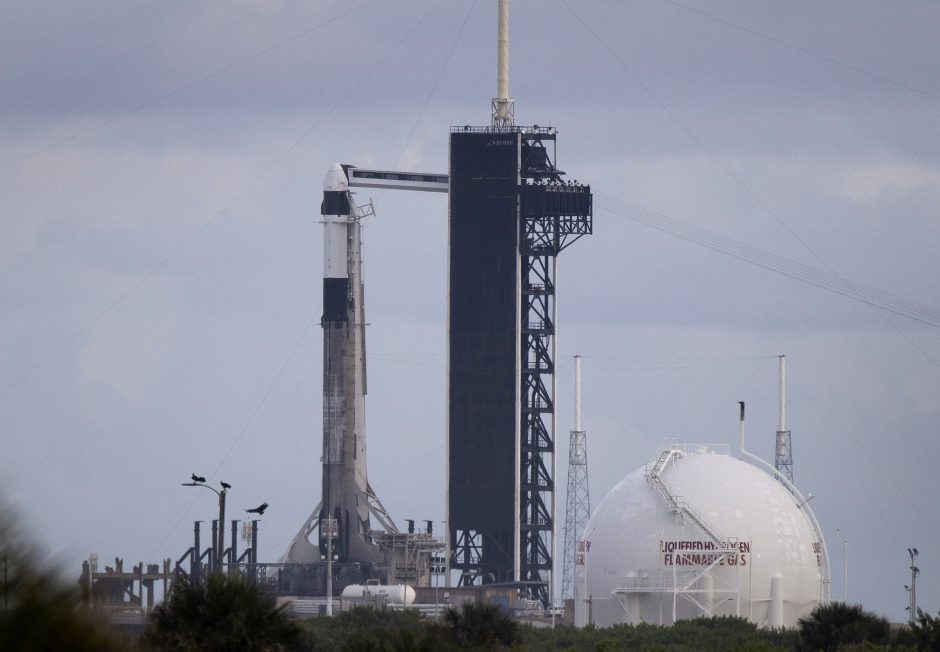 „SpaceX“ rengia pirmą civilių įgulos skrydį į Žemės orbitą
