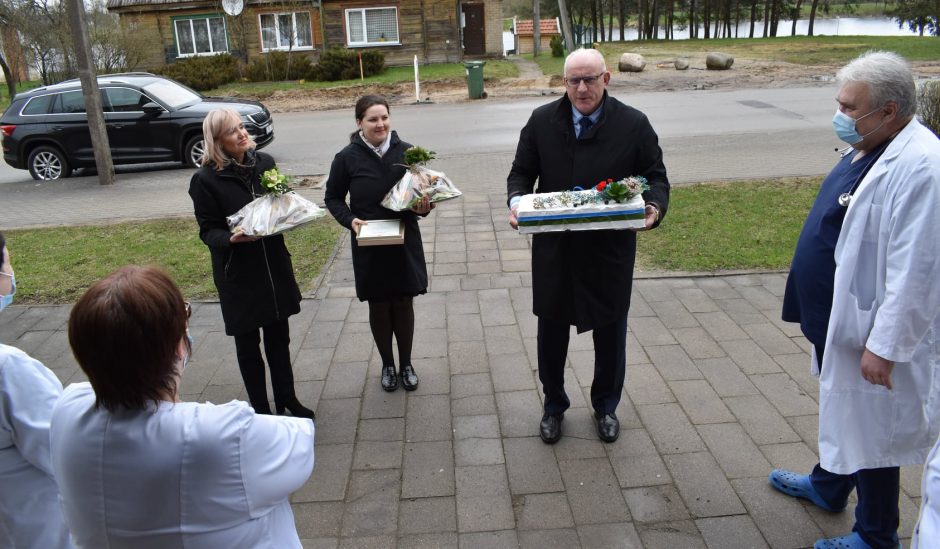 Dėl Ž. ir J. Pinskų nedėvėtų kaukių NVSC gavo skundą