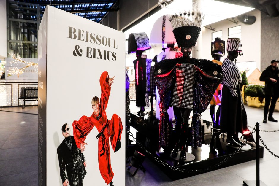 „Beissoul & Einius“ Kaune pristatė kostiumų parodą 