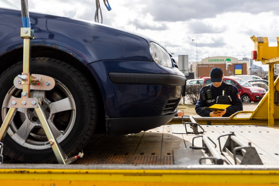 Vilniuje per tris mėnesius nutempta per 750 automobilių: pasitaiko ir kurioziškų situacijų