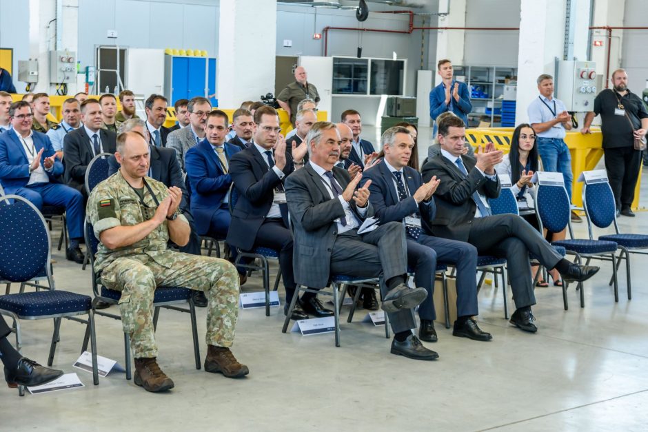 Vokietijos karinės technikos bendrovės Jonavoje atidarė aptarnavimo centrą