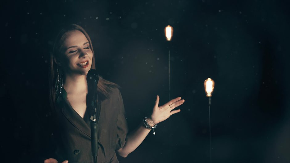 I. Narkutė pristato dainos „Šviesos“ vaizdo klipą: netaupykim jausmų energijos 
