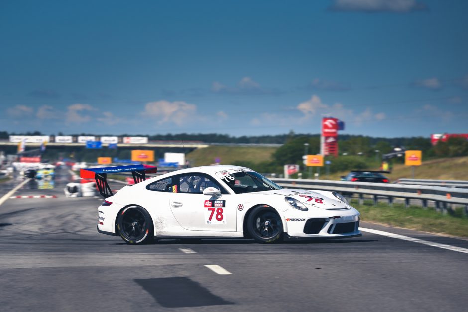 1006 km lenktynių kvalifikacijoje greičiausias buvo „Lamborghini“ vairavęs K. Calko