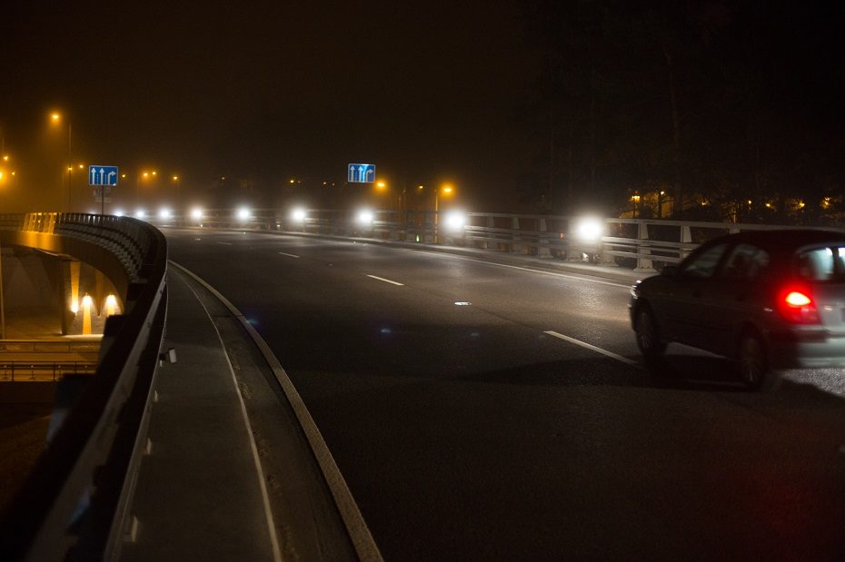 Kelininkai įspėja: naktį eismo sąlygas sunkins rūkas