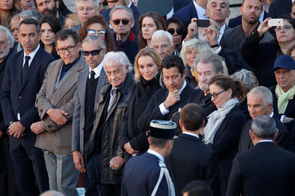 Prancūzija atsisveikina su velioniu dainininku Ch. Aznavouru