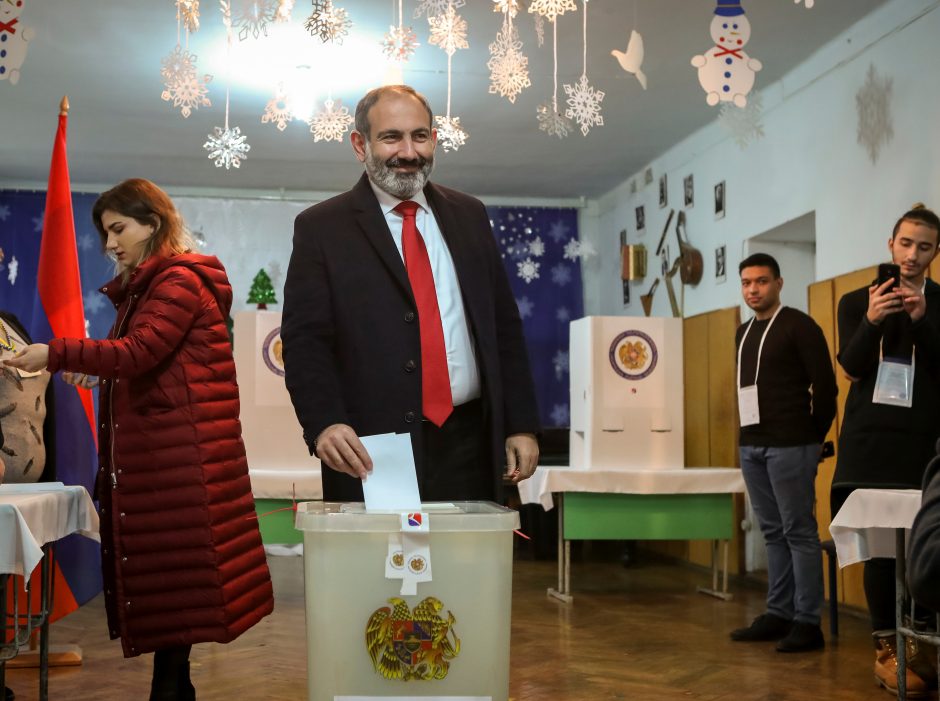 Pirmieji oficialūs rinkimų Armėnijoje rezultatai rodo N. Pašiniano bloko pergalę