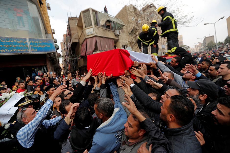 Kairo senamiestyje susisprogdinus mirtininkui žuvo keli policininkai 