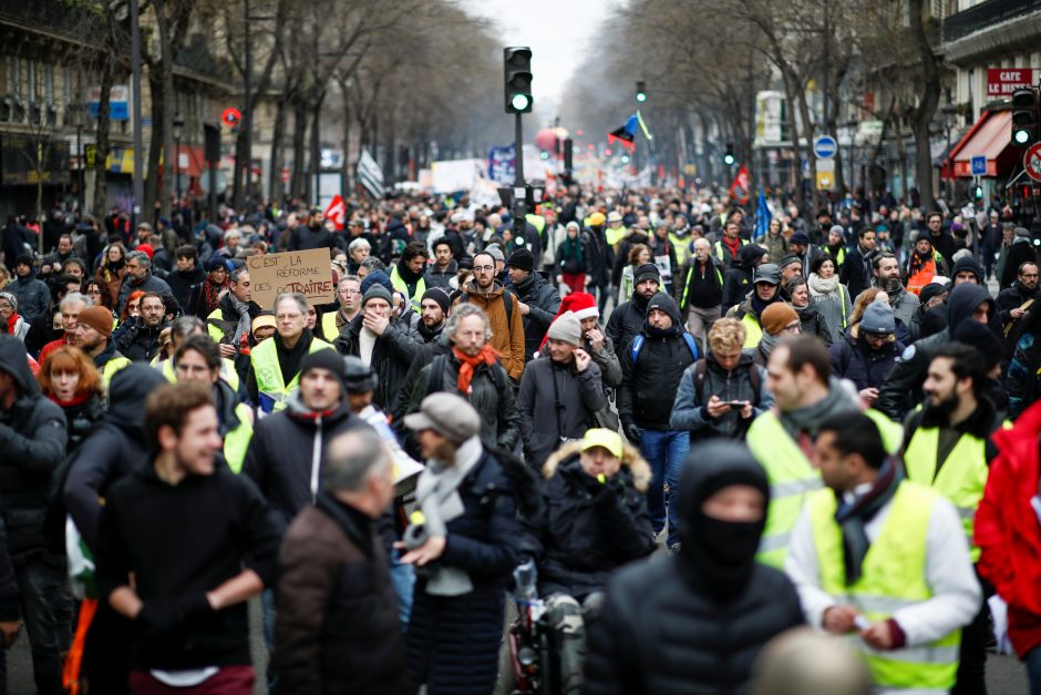 Prancūzijos profsąjungos po mėnesio streikų nenusiteikusios nuleisti rankų