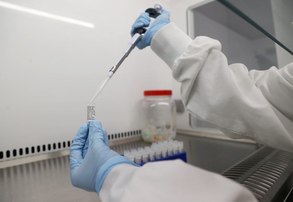 Vokietijos bendrovė „CureVac“ pradėjo vakcinos nuo COVID-19 bandymus su žmonėmis