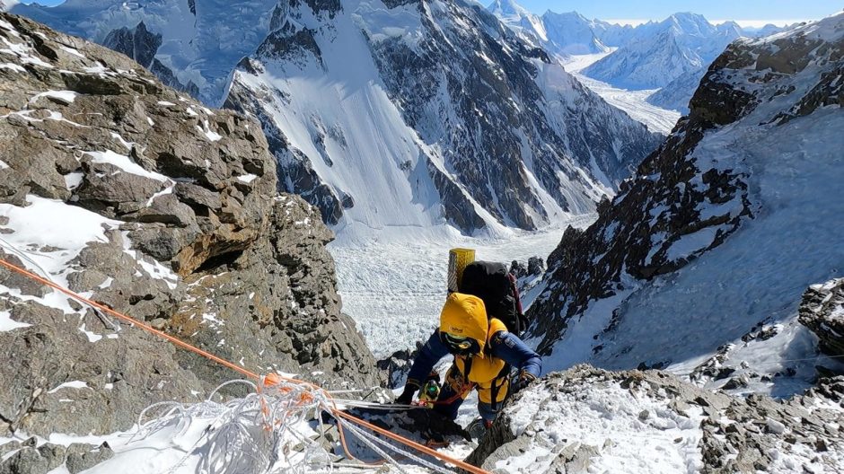 Nepaliečių alpinistų komanda pirmoji žiemą įkopė į K2 viršūnę 