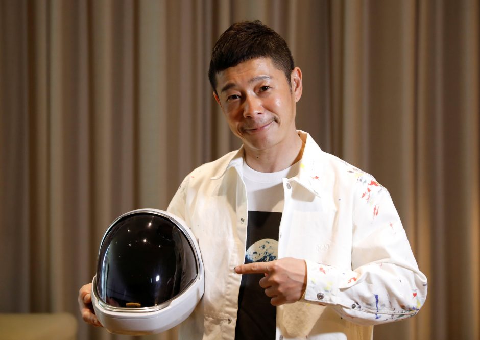 Japonų verslininkas siūlo žmonėms nemokamai keliauti į kosmosą