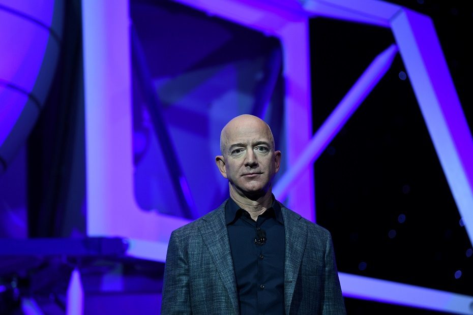 „Amazon“ įkūrėjas J. Bezosas ruošiasi skristi į kosmosą „Blue Origin“ erdvėlaiviu