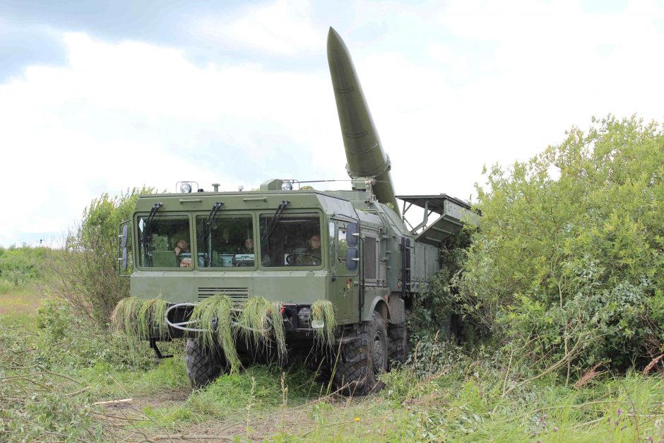 Rusija Baltarusijoje dislokuos branduolinį ginklą galinčias nešti raketas